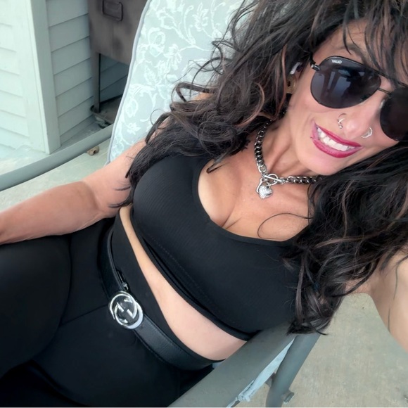 Meet your Posher, Angela - Picture 2 of 9